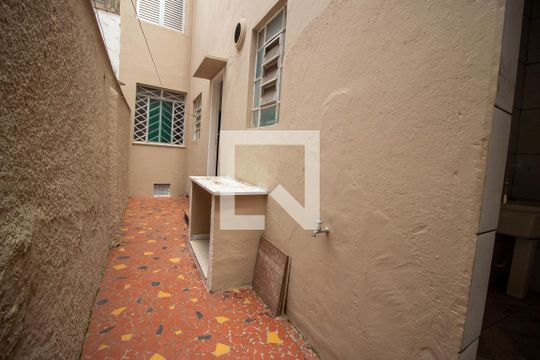 Quintal de casa à venda com 3 quartos, 90m² em Várzea da Barra Funda, São Paulo