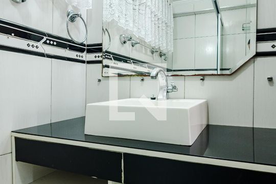 Banheiro da suíte de apartamento para alugar com 1 quarto, 38m² em Pinheiros, São Paulo