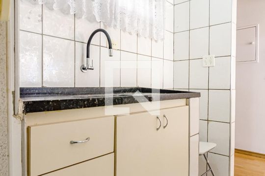 Cozinha de apartamento para alugar com 1 quarto, 38m² em Pinheiros, São Paulo