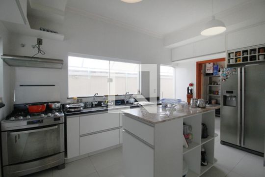 Cozinha de casa de condomínio para alugar com 3 quartos, 420m² em Jardim Residencial Giverny, Sorocaba