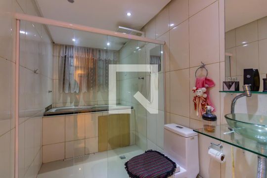 Banheiro da Suíte de casa à venda com 3 quartos, 125m² em Cidade das Flores, Osasco