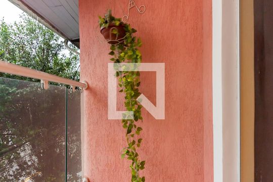 Sacada de casa à venda com 3 quartos, 125m² em Cidade das Flores, Osasco