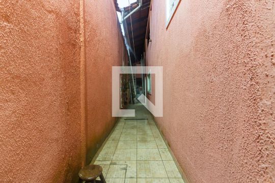 Quintal de casa à venda com 3 quartos, 125m² em Cidade das Flores, Osasco