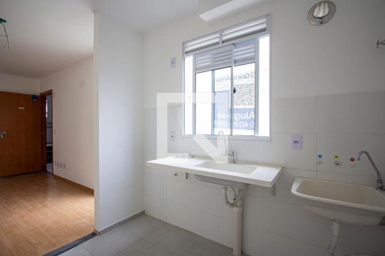Cozinha de apartamento para alugar com 2 quartos, 50m² em Barro Vermelho, São Gonçalo