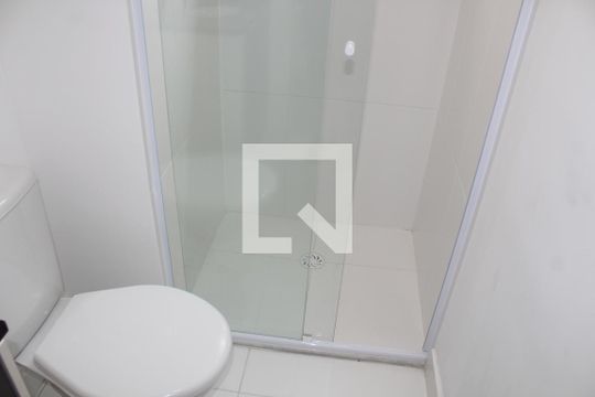 Banheiro de kitnet/studio para alugar com 1 quarto, 23m² em Perdizes, São Paulo