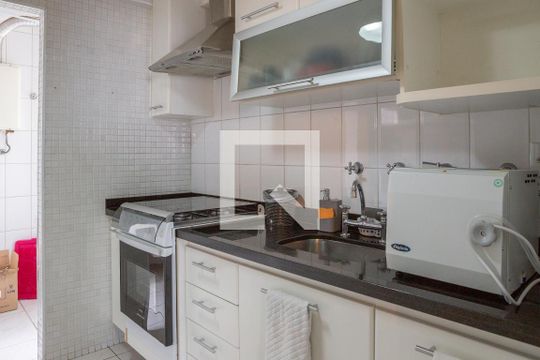 Cozinha de apartamento para alugar com 3 quartos, 87m² em Vila Romana, São Paulo