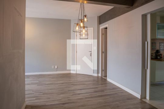 Sala de apartamento para alugar com 3 quartos, 87m² em Vila Romana, São Paulo