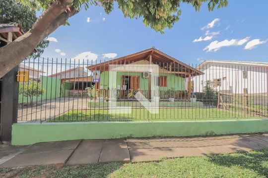 Fachada de casa à venda com 4 quartos, 140m² em Santos Dumont, São Leopoldo