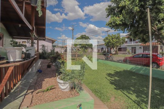 Área externa de casa à venda com 4 quartos, 140m² em Santos Dumont, São Leopoldo