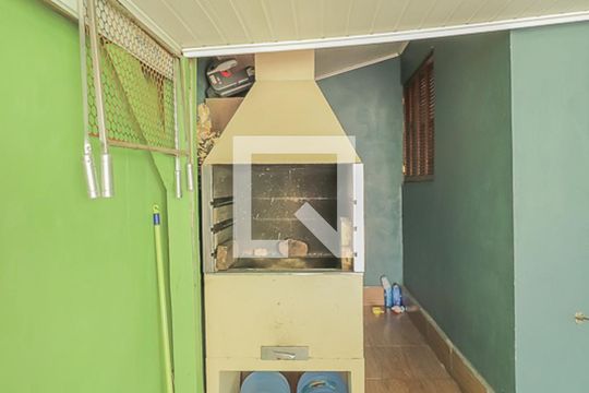 Churrasqueira de casa à venda com 4 quartos, 140m² em Santos Dumont, São Leopoldo
