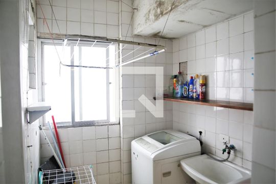 Area de serviço de apartamento para alugar com 3 quartos, 127m² em Guilhermina, Praia Grande