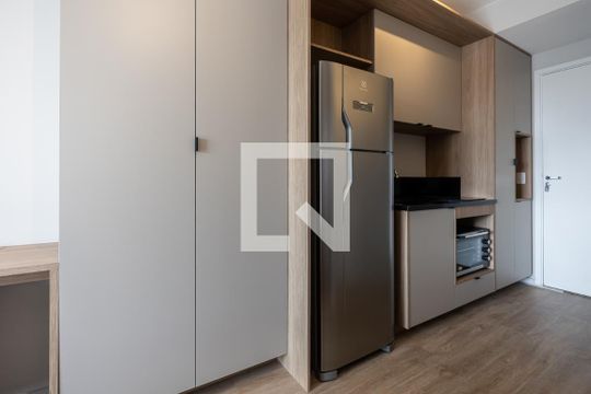 Cozinha de kitnet/studio à venda com 1 quarto, 27m² em Pinheiros, São Paulo