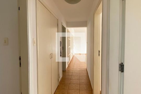 Corredor de apartamento para alugar com 4 quartos, 150m² em Centro, Ribeirão Preto