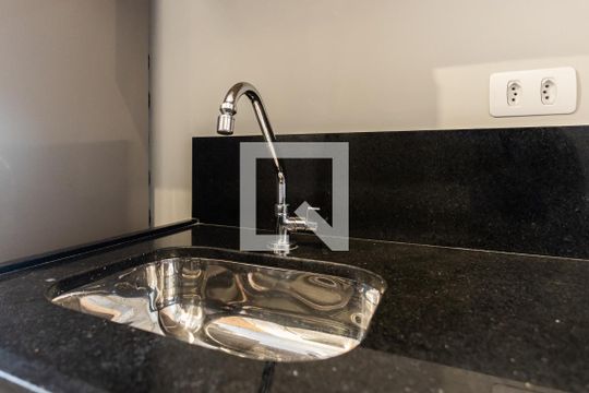 Cozinha de kitnet/studio à venda com 1 quarto, 28m² em Pinheiros, São Paulo