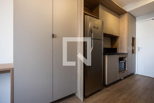 Cozinha de kitnet/studio à venda com 1 quarto, 28m² em Pinheiros, São Paulo