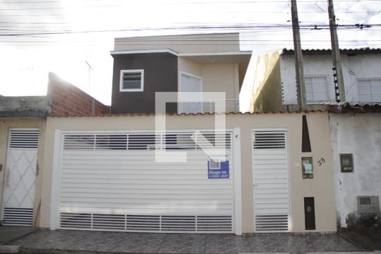 Fachada de casa para alugar com 3 quartos, 150m² em Jardim Quaresmeira, Suzano