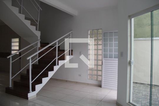Sala de casa para alugar com 3 quartos, 150m² em Jardim Quaresmeira, Suzano