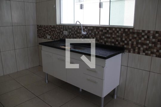 Cozinha de casa para alugar com 3 quartos, 150m² em Jardim Quaresmeira, Suzano