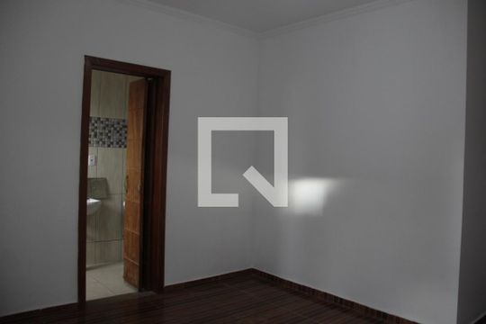 Suíte de casa para alugar com 3 quartos, 150m² em Jardim Quaresmeira, Suzano