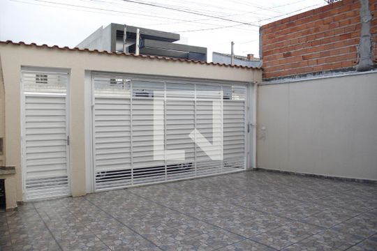 Garagem de casa para alugar com 3 quartos, 150m² em Jardim Quaresmeira, Suzano