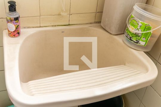 Área de Serviçõ - Tanqie de apartamento para alugar com 3 quartos, 80m² em Todos Os Santos, Rio de Janeiro