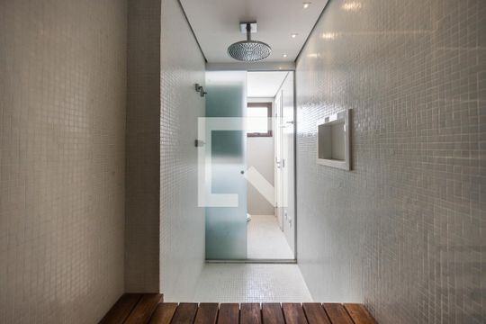 Banheiro da Suíte de apartamento para alugar com 1 quarto, 120m² em Sumaré, São Paulo