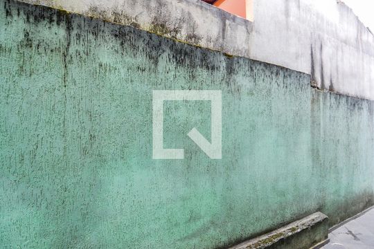 Vista do Quarto 1 de casa para alugar com 2 quartos, 120m² em Vila Nova Bonsucesso, Guarulhos