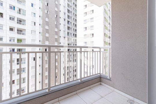 Sacada de apartamento para alugar com 2 quartos, 46m² em Padroeira, Osasco