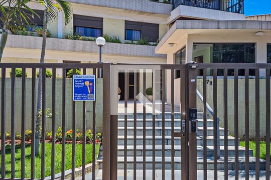 Fachada com Plaquinha de apartamento à venda com 3 quartos, 135m² em Vila Maria Alta, São Paulo