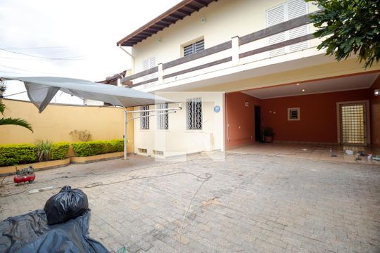 Garagem de casa à venda com 4 quartos, 465m² em Jardim Guarani, Campinas