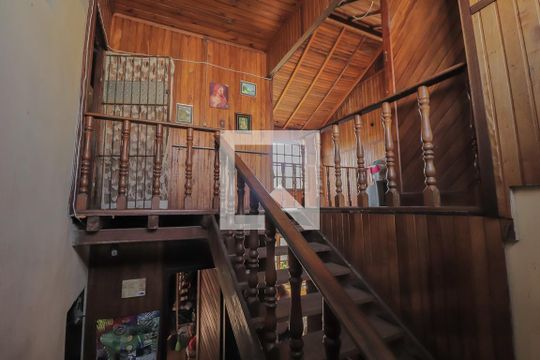 Escadas de casa à venda com 5 quartos, 300m² em Rio dos Sinos, São Leopoldo