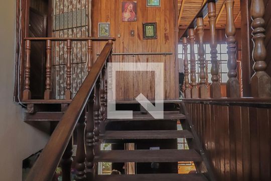 Escadas de casa à venda com 5 quartos, 300m² em Rio dos Sinos, São Leopoldo