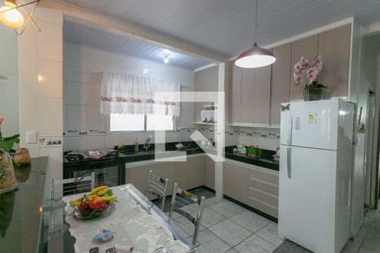 Cozinha de casa à venda com 8 quartos, 360m² em São Marcos, Belo Horizonte