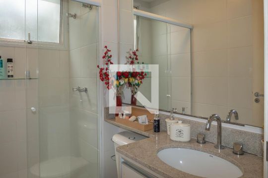 Banheiro da Suíte de apartamento para alugar com 2 quartos, 65m² em Medeiros, Jundiaí