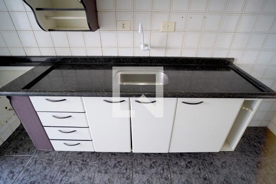 Cozinha de apartamento para alugar com 2 quartos, 68m² em Parque Tres Meninos, Sorocaba