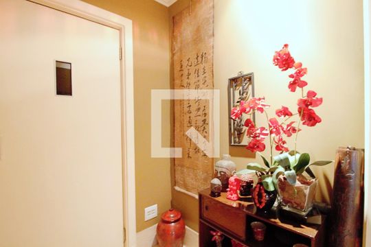 Hall de entrada de apartamento à venda com 3 quartos, 320m² em Real Parque, São Paulo