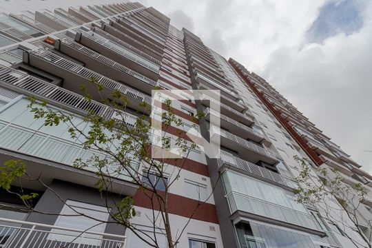 Fachada do Bloco de apartamento para alugar com 1 quarto, 45m² em Vila Dom Pedro I, São Paulo