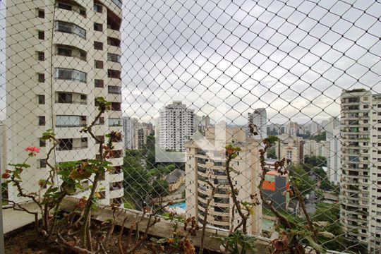 Vista do Quarto 3 de apartamento para alugar com 3 quartos, 110m² em Vila Andrade, São Paulo