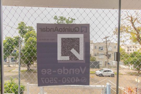Fachada de casa à venda com 3 quartos, 360m² em Santana, Porto Alegre
