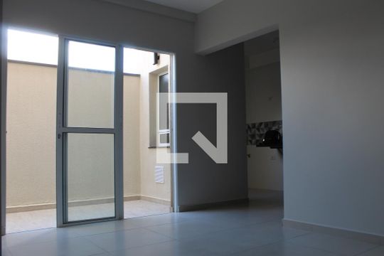 Apartamento à venda com 2 quartos, 60m² em Jardim Itapemirim, São Paulo