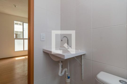 Banheiro de apartamento à venda com 2 quartos, 40m² em Protásio Alves, Porto Alegre