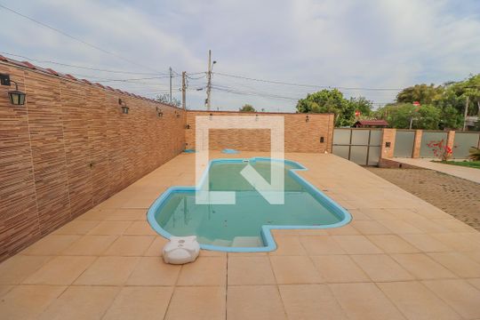 Piscina de casa à venda com 2 quartos, 93m² em Feitoria, São Leopoldo