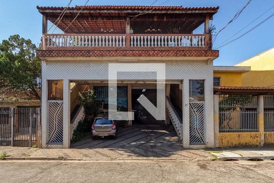 Fachada de casa à venda com 4 quartos, 400m² em Vila União(zona Norte), São Paulo