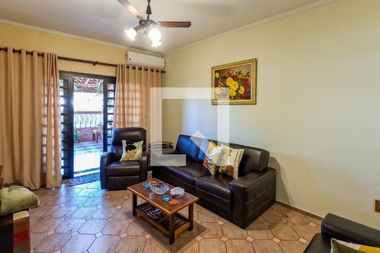 Sala de casa à venda com 4 quartos, 400m² em Vila União(zona Norte), São Paulo