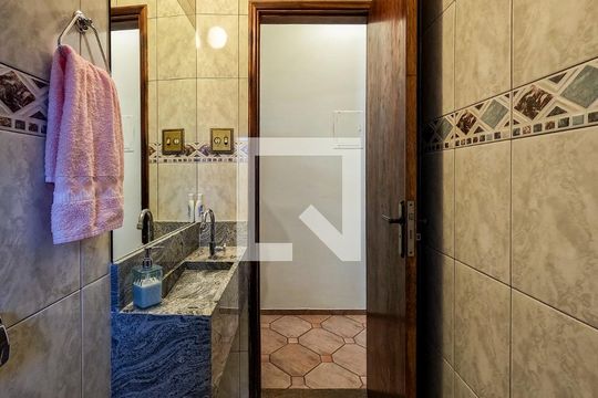 Banheiro 1 de casa à venda com 4 quartos, 400m² em Vila União(zona Norte), São Paulo