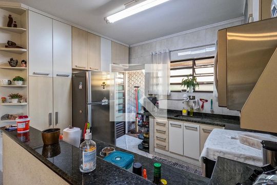 Cozinha de casa à venda com 4 quartos, 400m² em Vila União(zona Norte), São Paulo