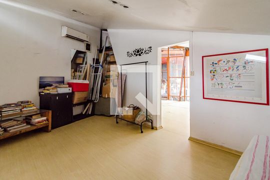 Quarto Superior de casa para alugar com 2 quartos, 110m² em Vila Madalena, São Paulo