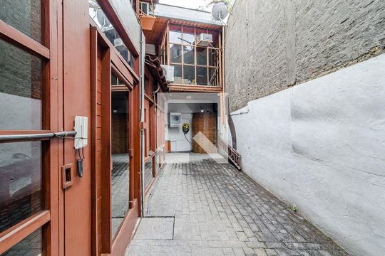 Fachada de casa para alugar com 2 quartos, 110m² em Vila Madalena, São Paulo