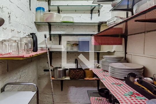 Cozinha de casa para alugar com 2 quartos, 110m² em Vila Madalena, São Paulo