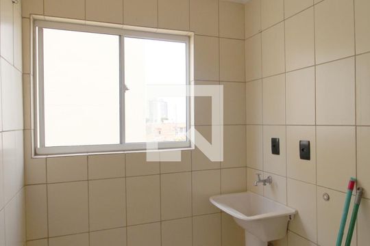 Área de Serviço de apartamento para alugar com 2 quartos, 50m² em Lopes de Oliveira, Sorocaba